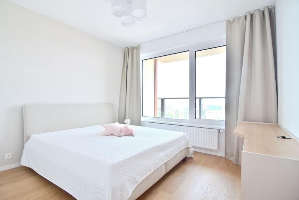 Апартаменты Downtown Charm With Free Parking Spot Братислава Экстерьер фото